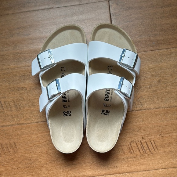 Brand new White Arizona Birko-Flor Birkenstocks